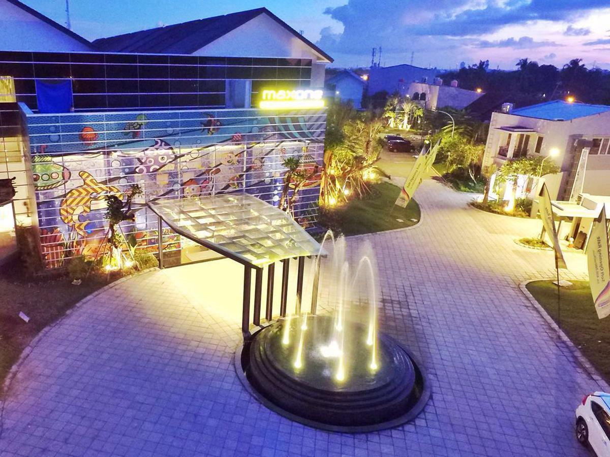 Maxonehotels At Resort Makassar Exterior foto