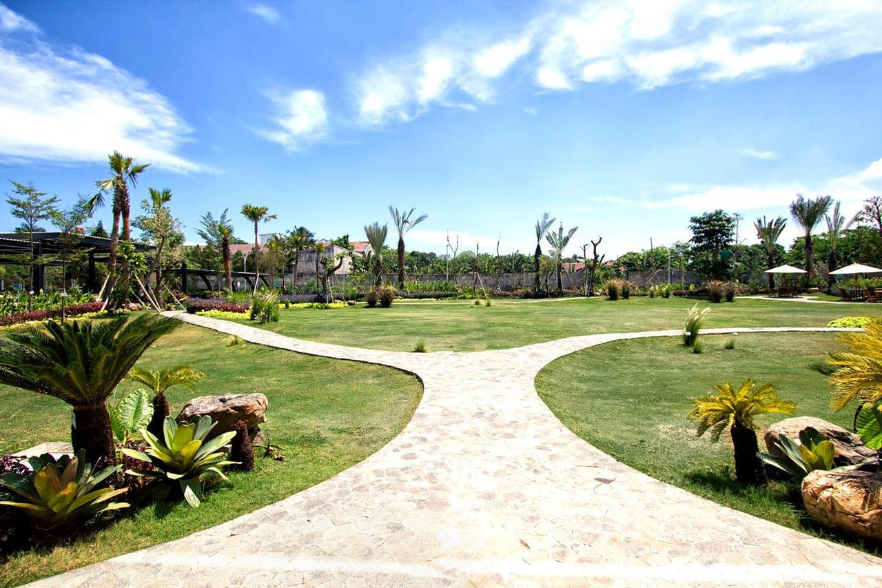 Maxonehotels At Resort Makassar Exterior foto