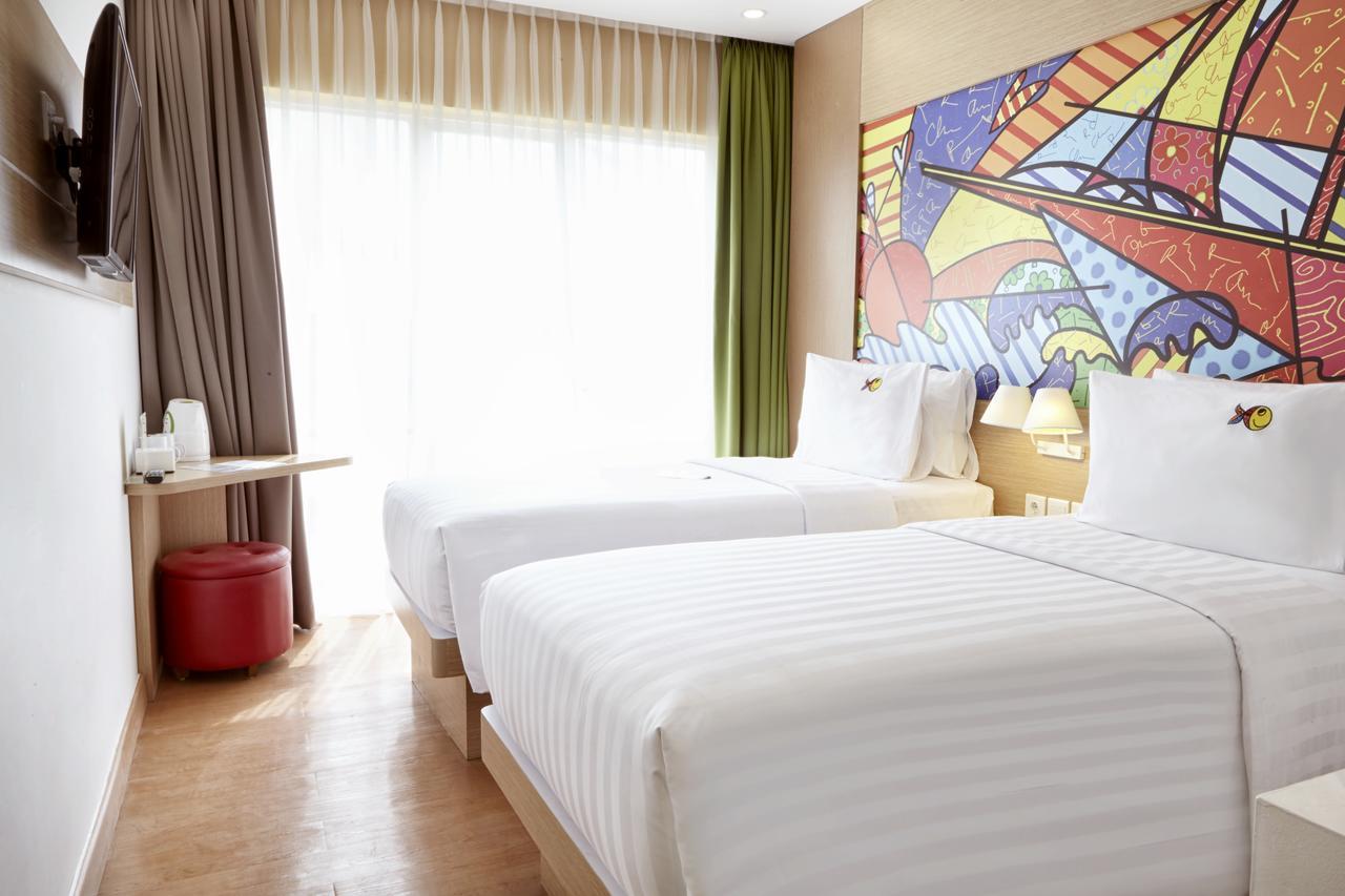 Maxonehotels At Resort Makassar Exterior foto