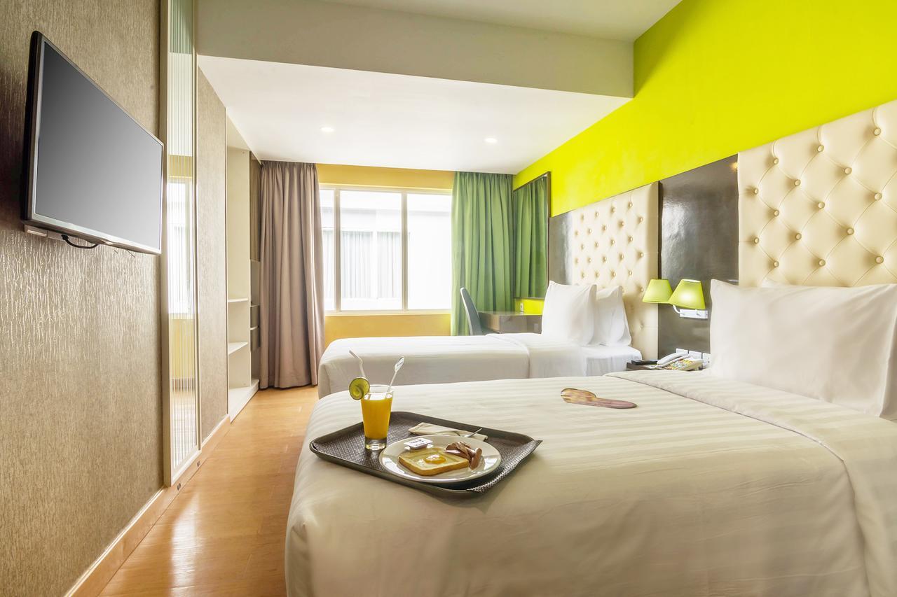 Maxonehotels At Resort Makassar Exterior foto