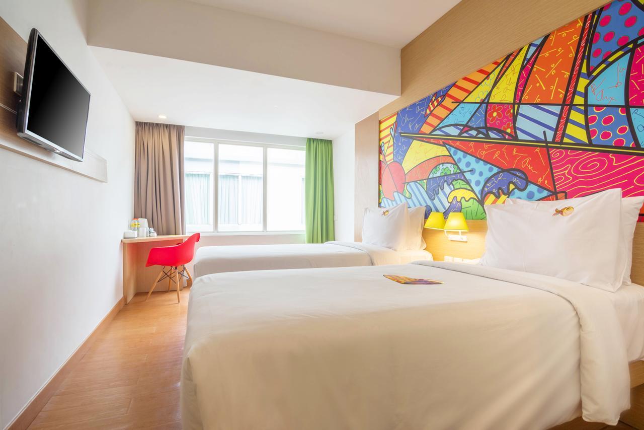 Maxonehotels At Resort Makassar Exterior foto