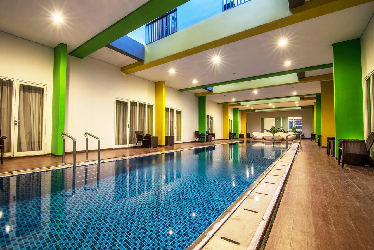Maxonehotels At Resort Makassar Exterior foto